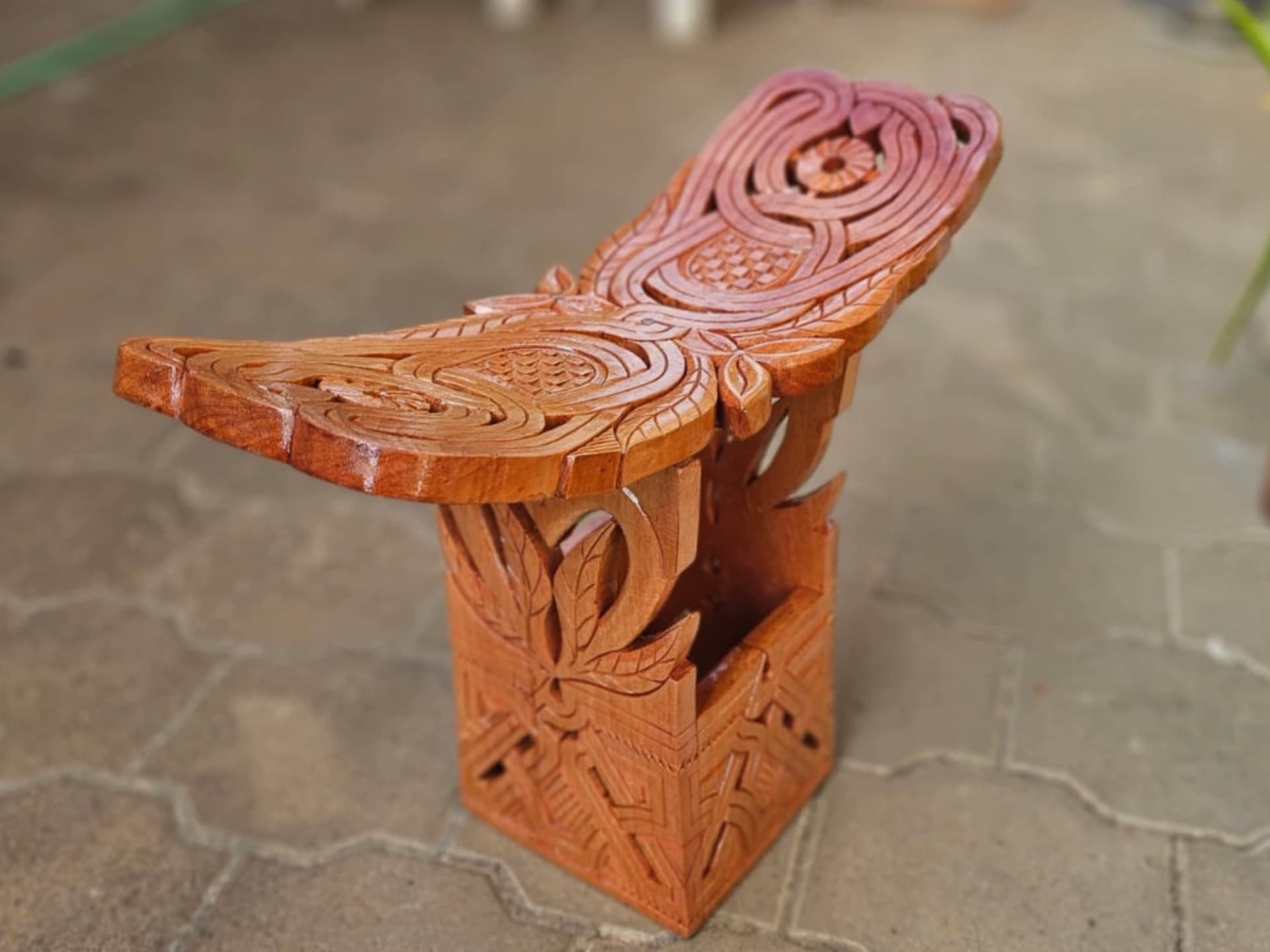Maroon Woodcarving & Textiles